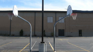 kg460_galvanized_gooseneck_basketball-poles – Product Image