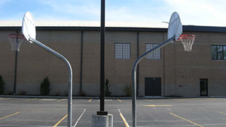 kg460_galvanized_gooseneck_basketball-poles – gallery
