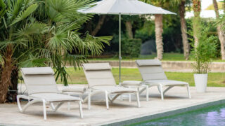 Sunset Comfort Chaise Lounge – Beige and Glacier White – gallery