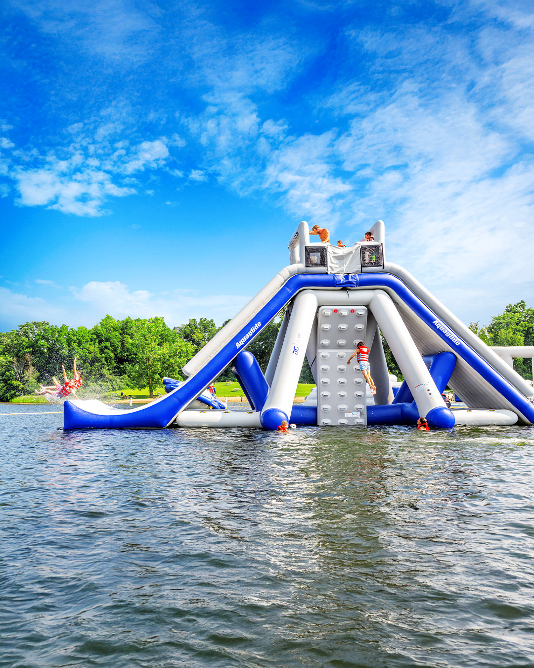 El Jefe floating fun